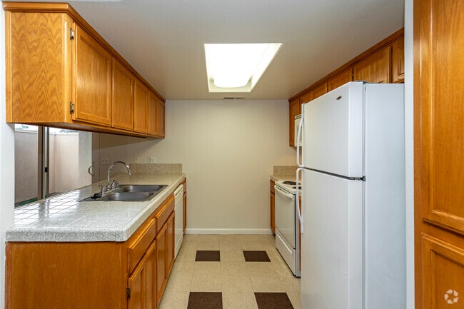 3BR, 2BA - 1,496SF - Kitchen - Silver Springs Rental Homes I & II
