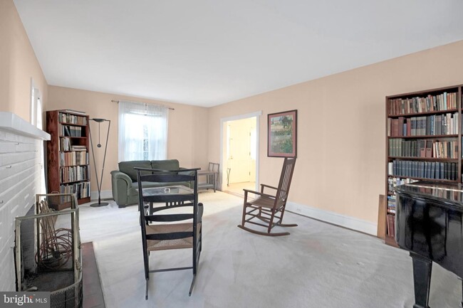 Foto del edificio - 4205 Rosemary St