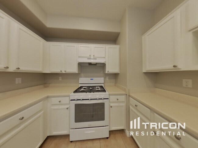 Building Photo - 4444 Acropolis Avenue North Las Vegas NV