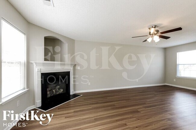 Building Photo - 1102 Eastwood Dr