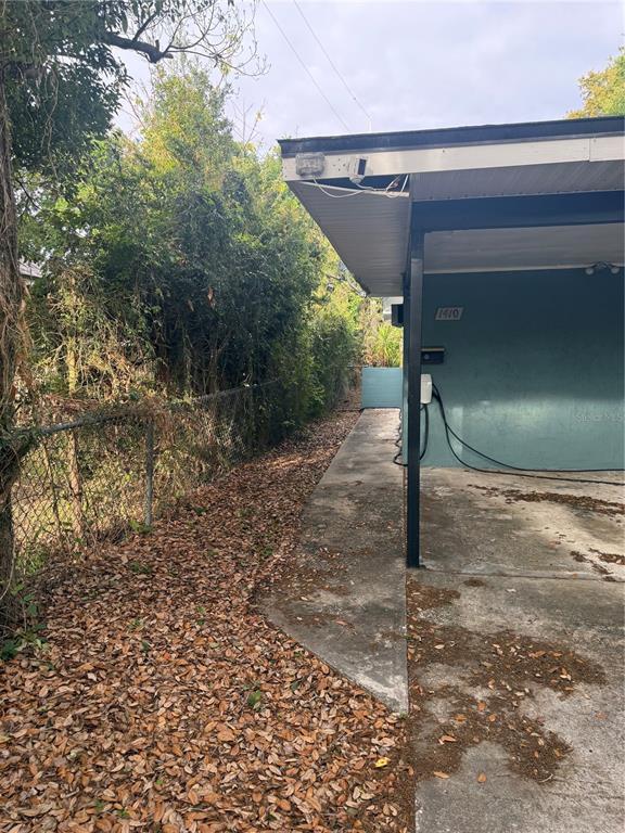 Foto del edificio - 1410 N Fern Creek Ave