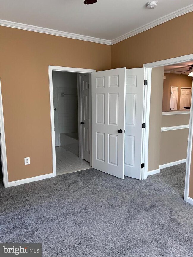 Foto del edificio - 2805 Forest Run Dr