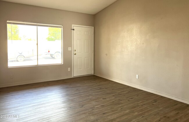Building Photo - 8707 W Ironwood Dr