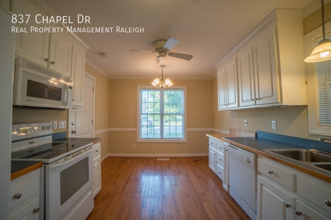 Foto del edificio - 837 Chapel Dr