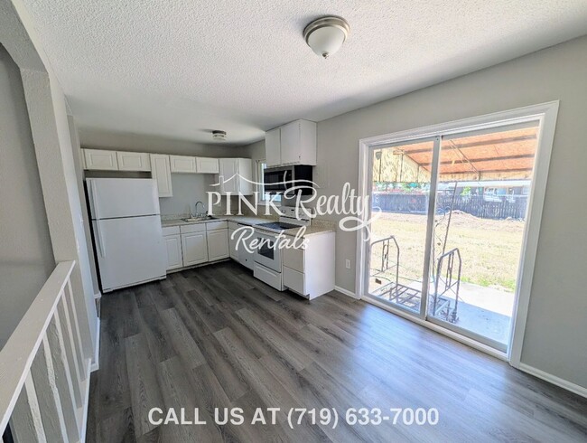 Building Photo - 97 Sumac Dr