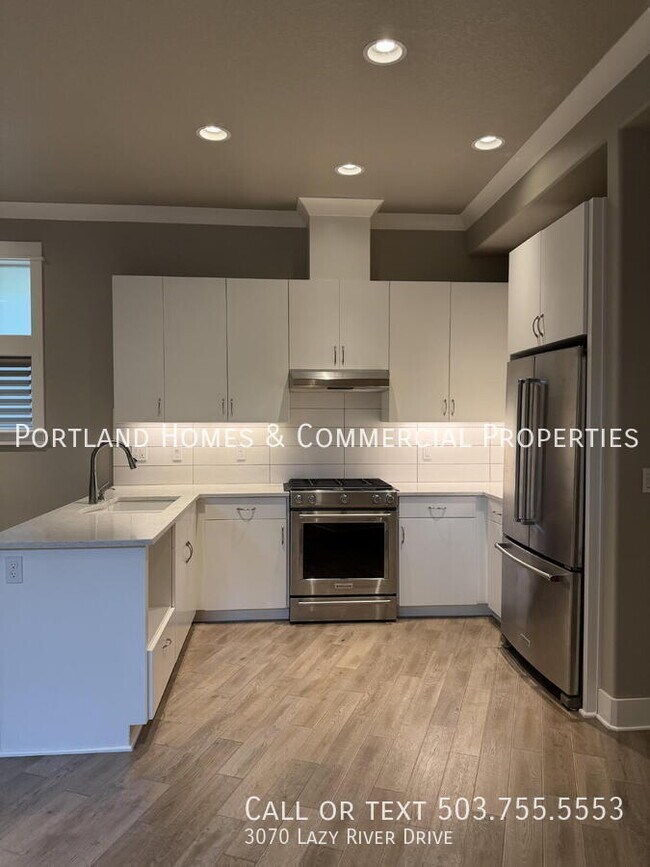 Foto del edificio - 3070 Lazy River Dr