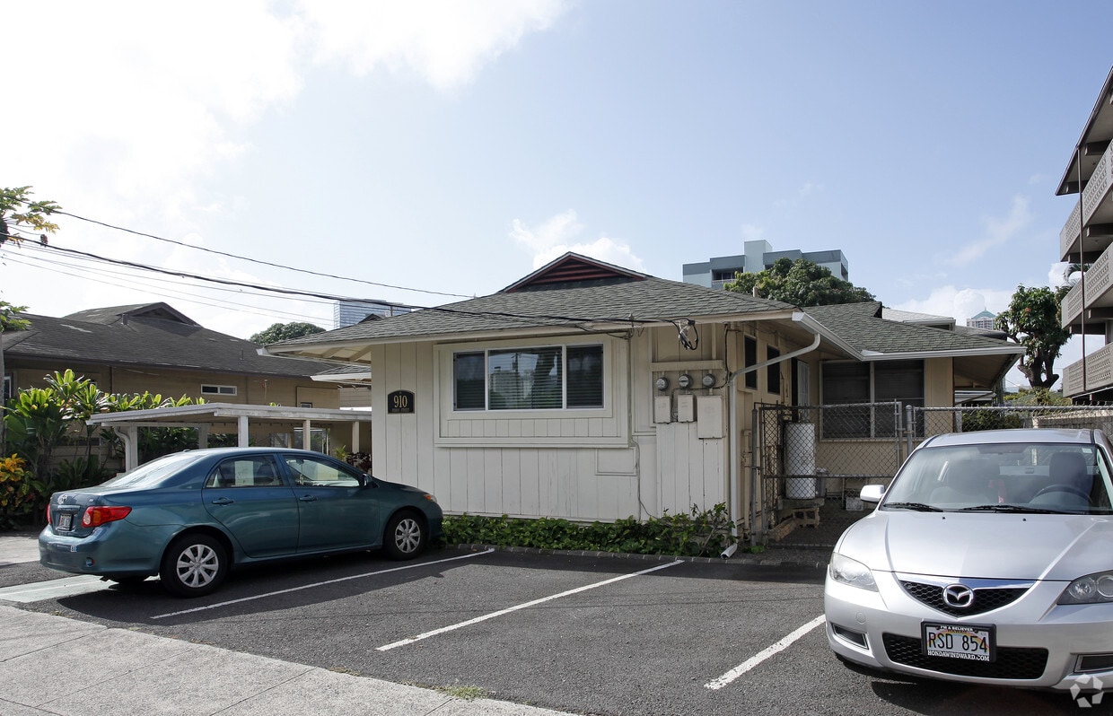 Building Photo - 910 Piikoi St