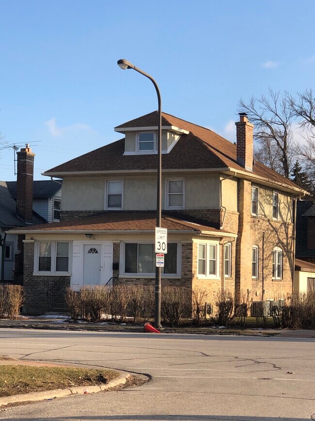 Foto del edificio - 1726 Emerson St