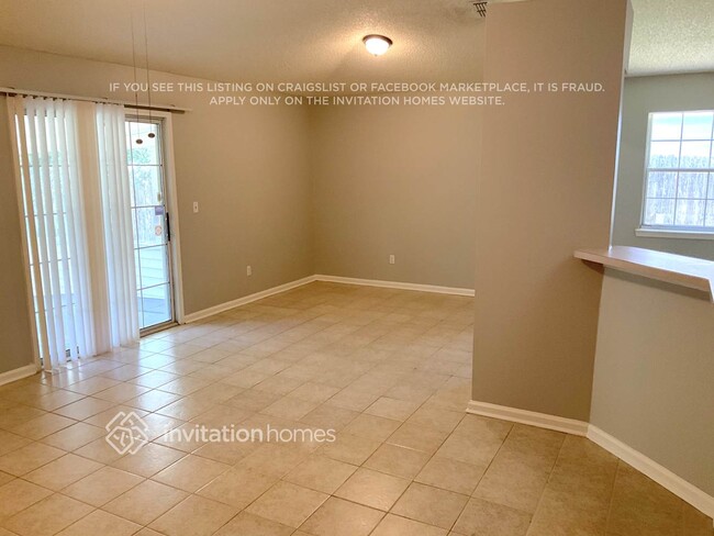 Foto del edificio - 7811 Enderby Ave E