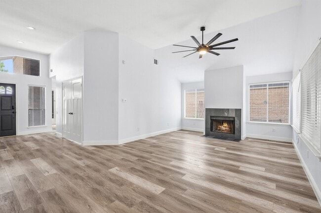 Building Photo - 7815 Royan Dr