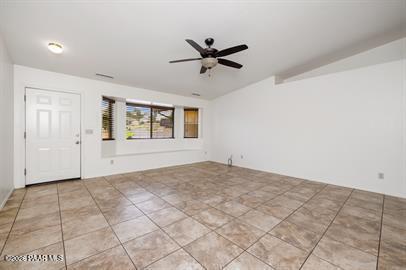 Foto del edificio - 4901 N Reavis Dr