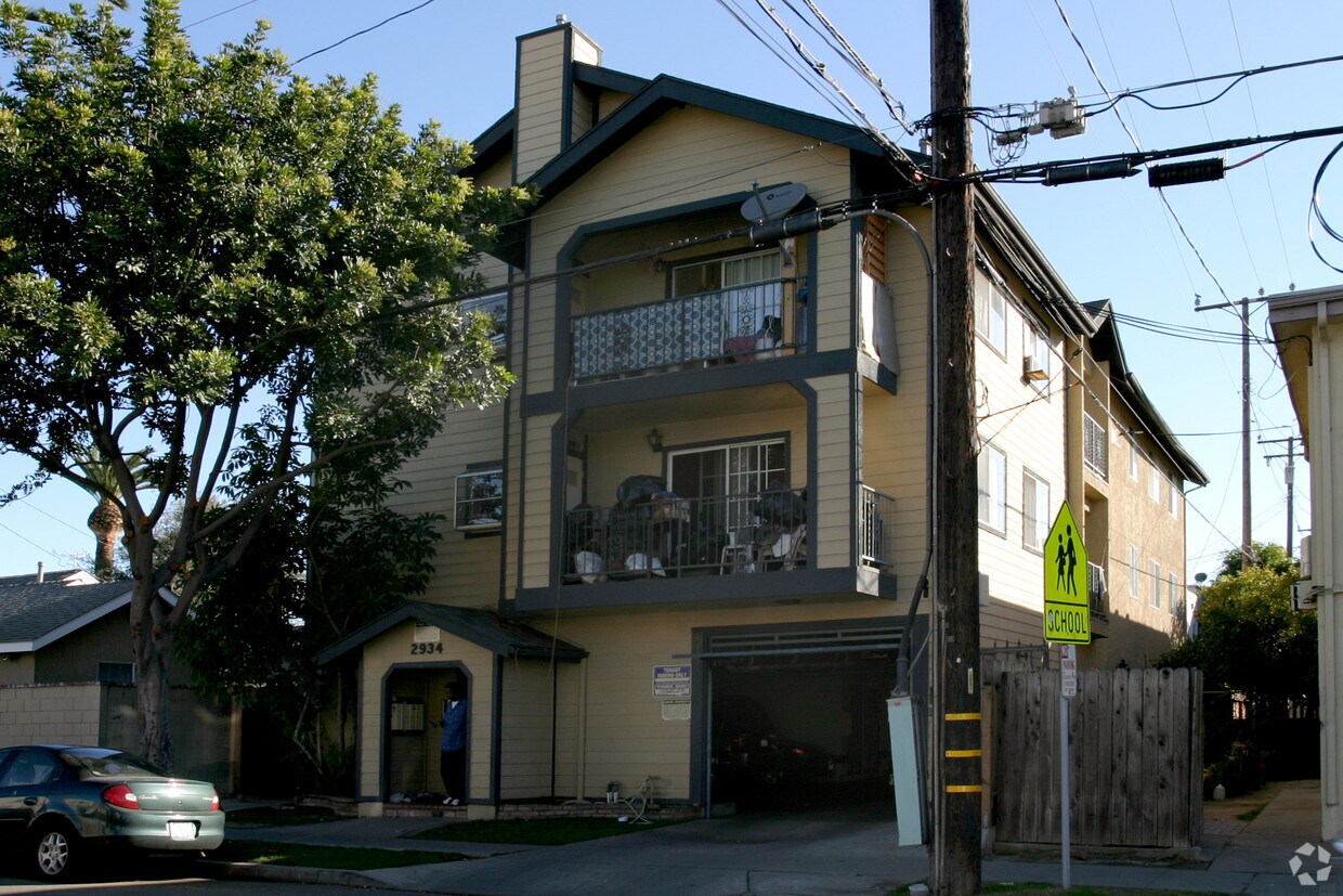 Primary Photo - 2934 E 11th St