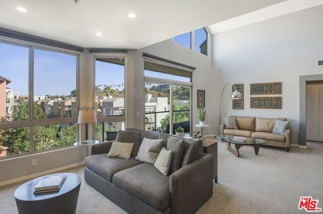 Building Photo - 13044 Pacific Promenade