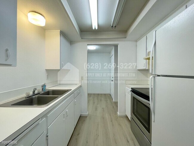 Building Photo - 2 br, 1 bath Duplex - 5602 Seahurst Avenue...