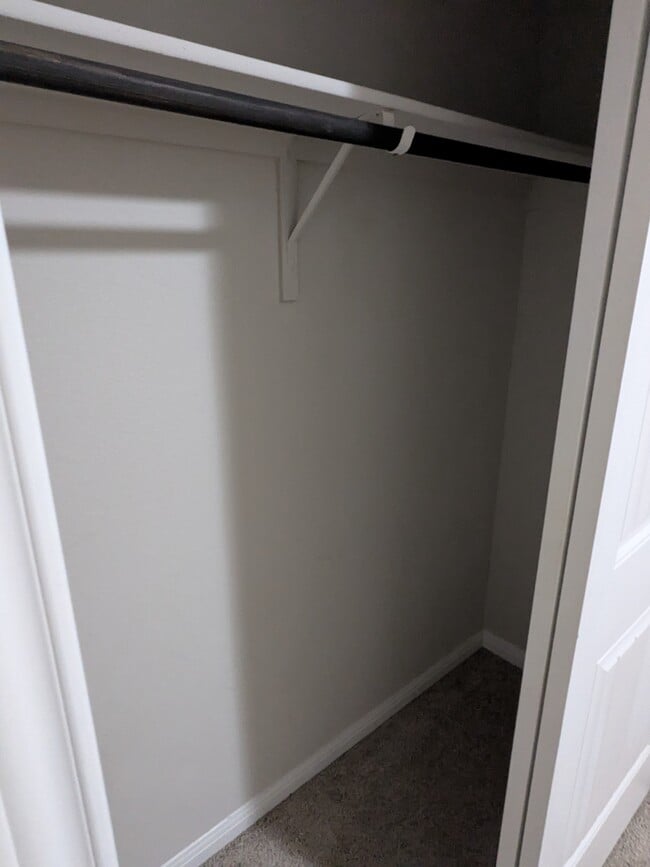 Closet in secondary room - 3130 Blantyre Bnd