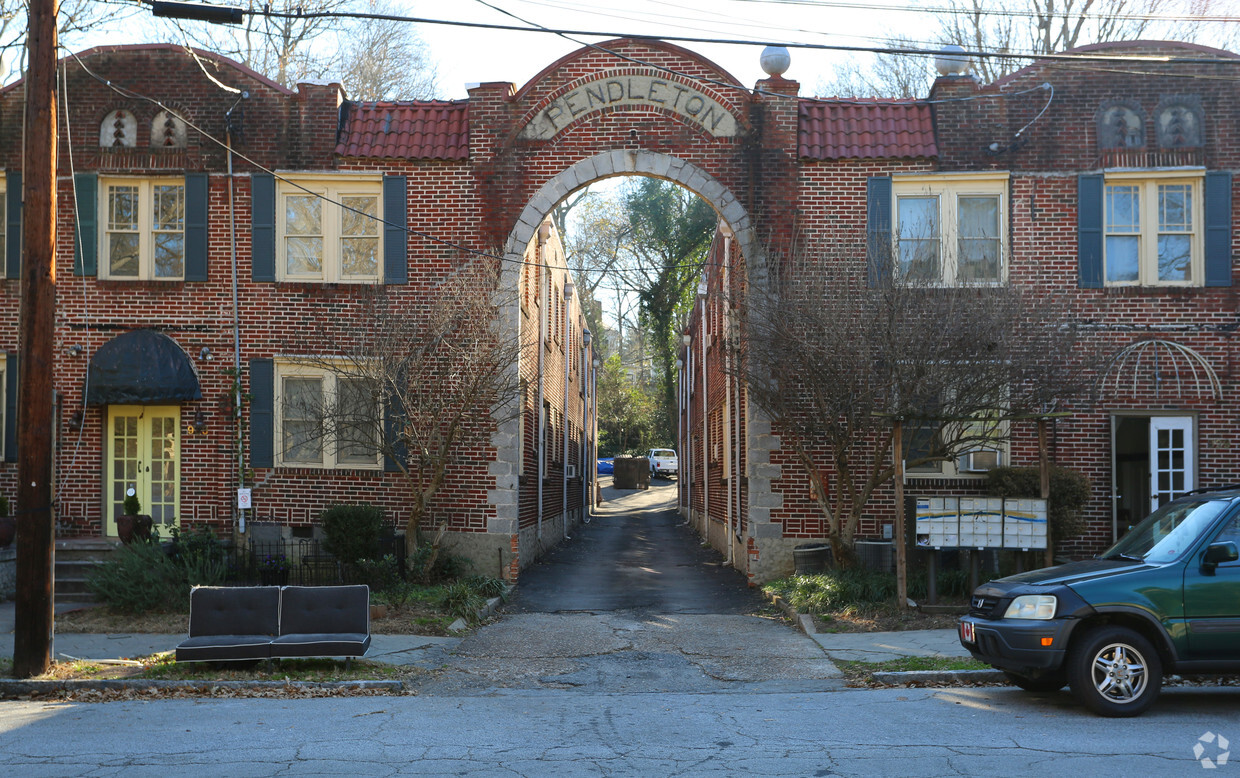 Foto principal - Pendleton Apartments