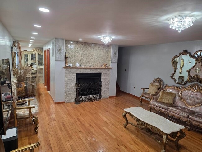 Foto del edificio - 7014 Grand Ave