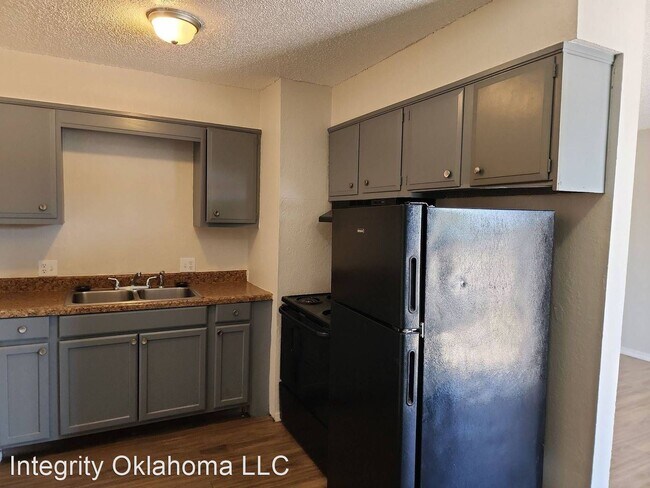 Building Photo - 1 br, 1 bath House - 4300 S. Portland Ave #12