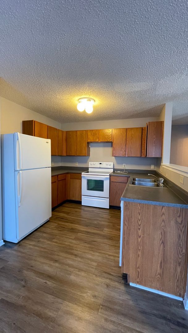 Building Photo - 4113 Doten Dr