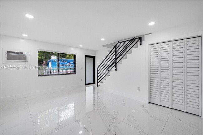 Foto del edificio - 131 NE 77th St