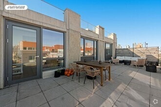 Building Photo - 247 N 7th St