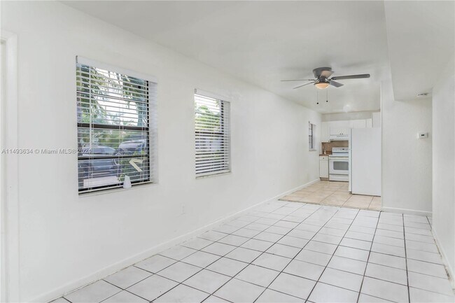 Foto del edificio - 1123 NW 27th Ave