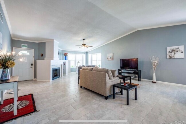 Building Photo - 10539 Country Flower