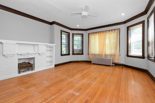 Foto del edificio - 7422 S Bennett Ave