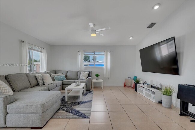 Foto del edificio - 939 Plantation Rd