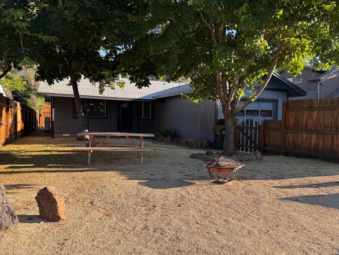 Primary Photo - Fully Remodeled 3BR/1BA in the Heart of Bend