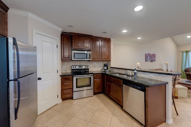 Foto del edificio - August Pre-Lease!! Beautiful 5 Bedroom Dup...