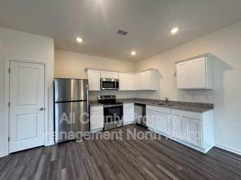 Photo - 268 Rydal Way