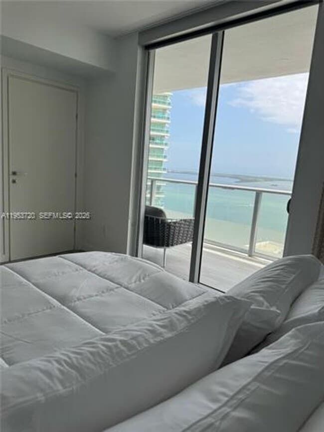 Foto del edificio - 1300 Brickell Bay Dr