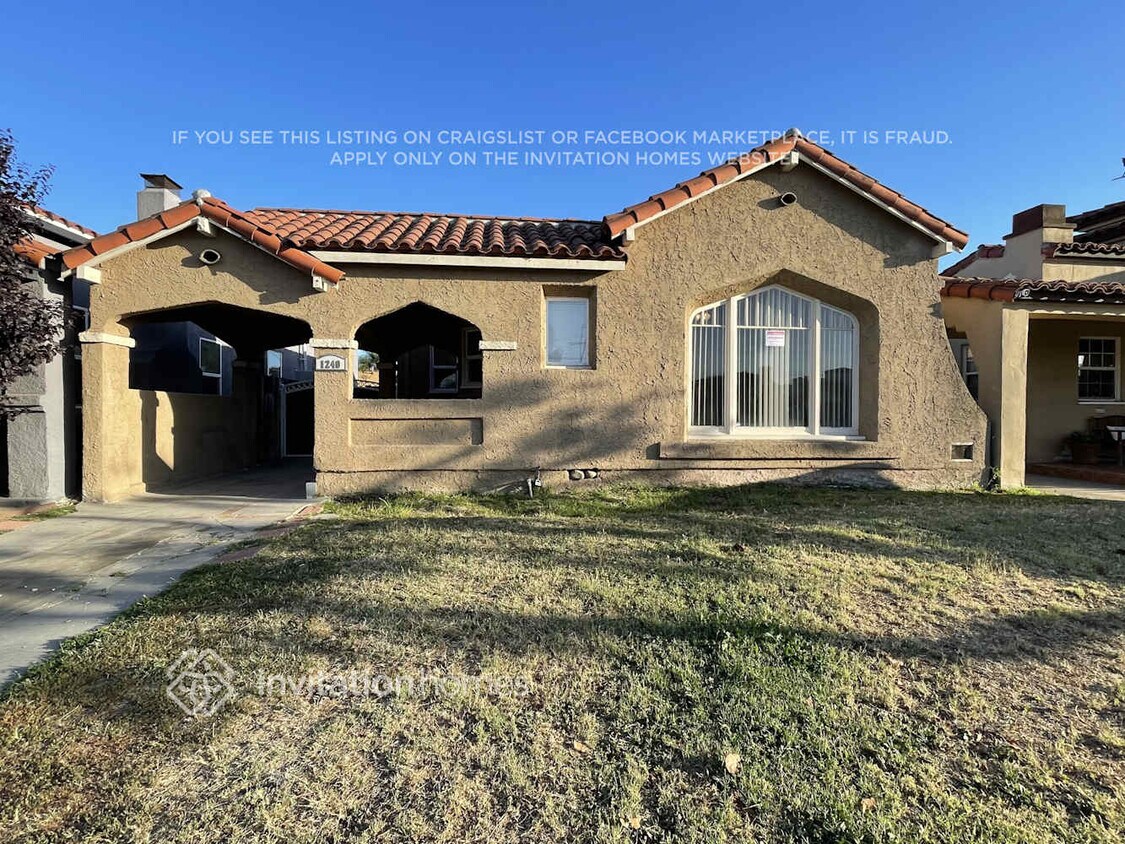 Foto principal - 1240 W 82nd St