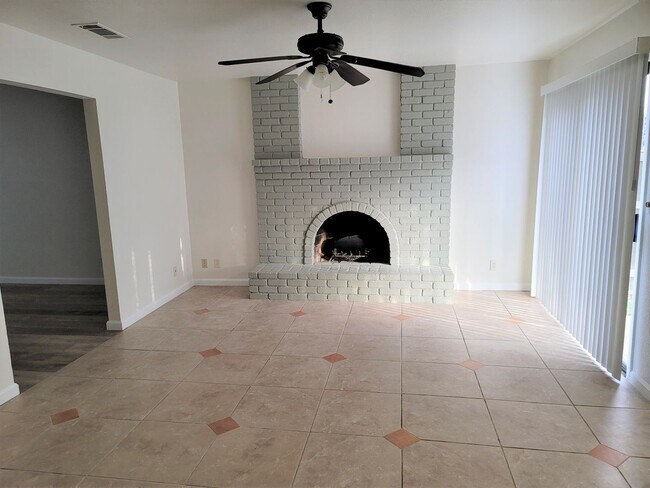 Foto del edificio - House for Rent!