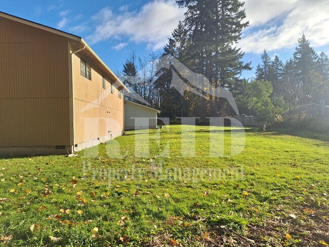 Foto del edificio - CENTRAL PORT ORCHARD - 2 BEDROOM DUPLEX WI...