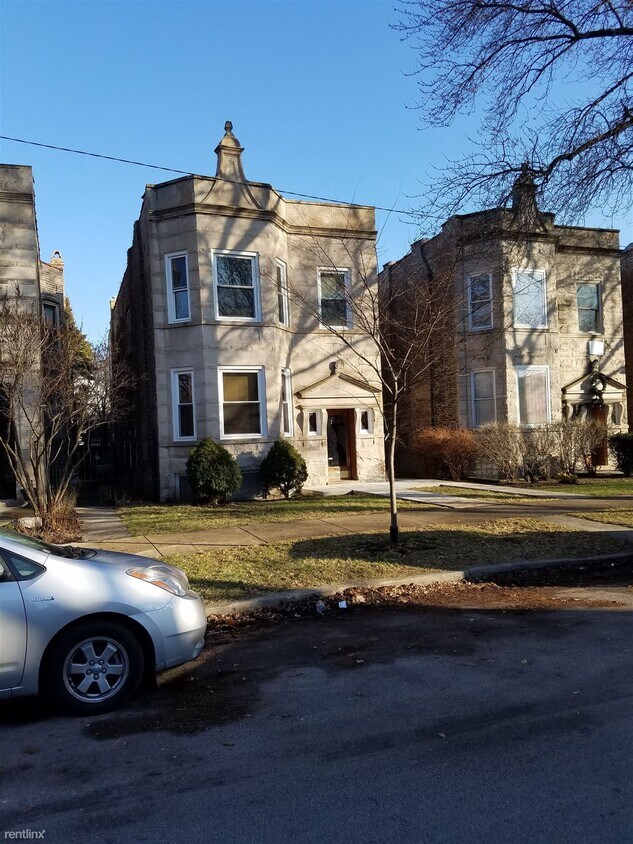 Primary Photo - 2711 N Francisco Ave