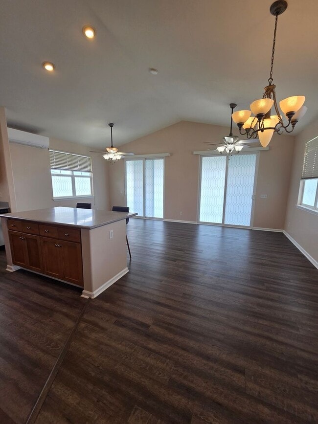 Building Photo - 67 Uaha'a Pl