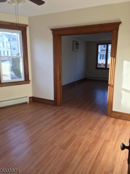 Building Photo - 149 Maple Ave