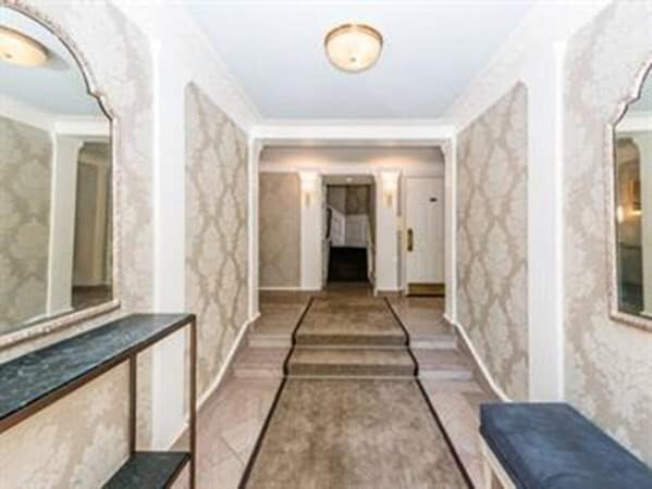 Building Photo - 137 Marlborough St