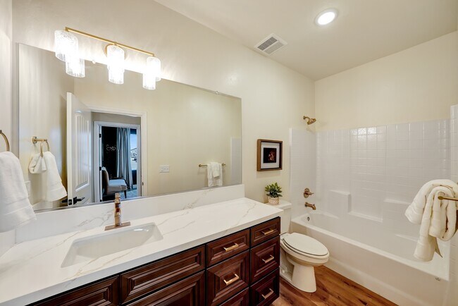 Foto del edificio - 137 N Un St