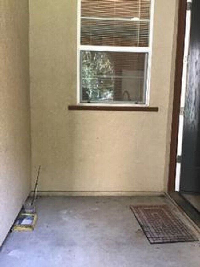 Building Photo - 8180 Crystal Walk Cir