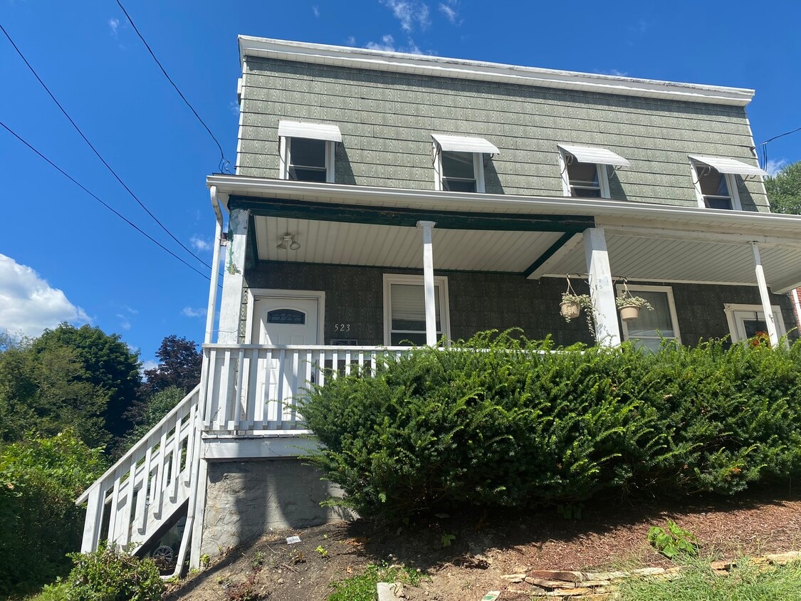 523 Edgewood Ave, Oakmont, PA 15139 House Rental in Oakmont, PA