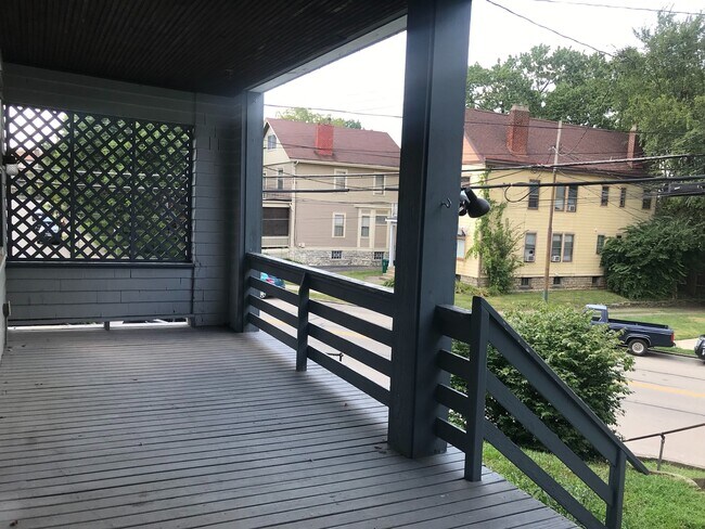 Foto del edificio - 5 Bedroom/3 Bathroom, mins. from UC $750/p...