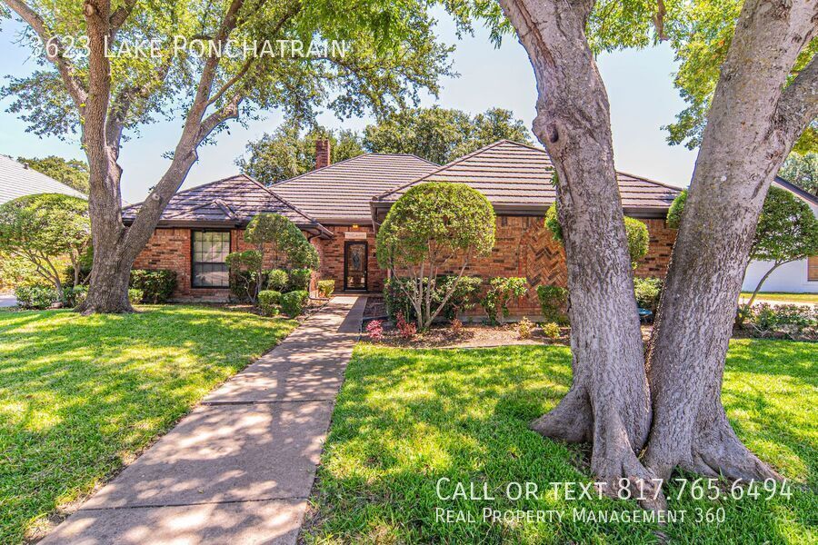 Primary Photo - Beautiful Arlington home ready for immedia...