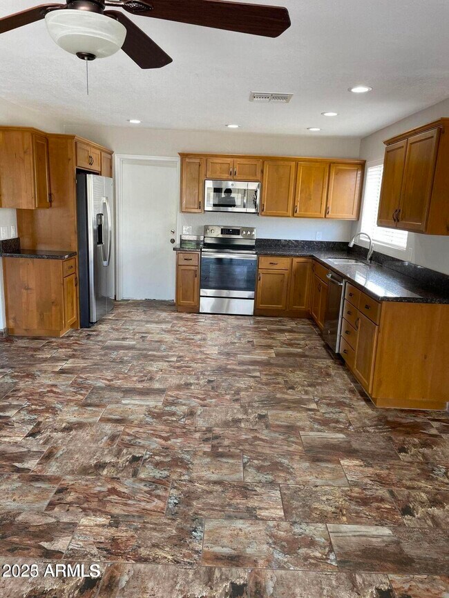 Foto del edificio - 10500 E Mercer Ln