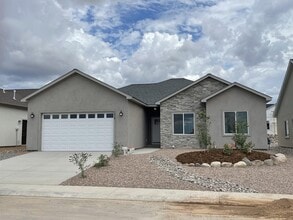 Building Photo - 1428 Owl Creek Ave