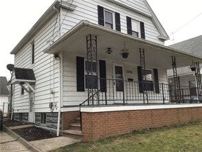 Building Photo - 3205 Searsdale Ave
