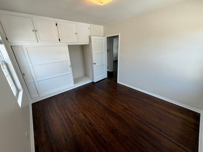 Building Photo - 5458 Kinston Ave