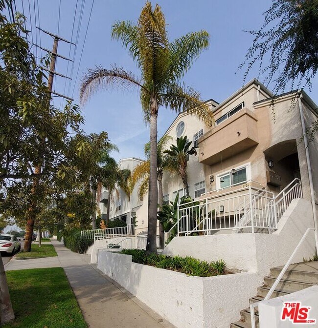 Foto del edificio - 3726 Sawtelle Blvd